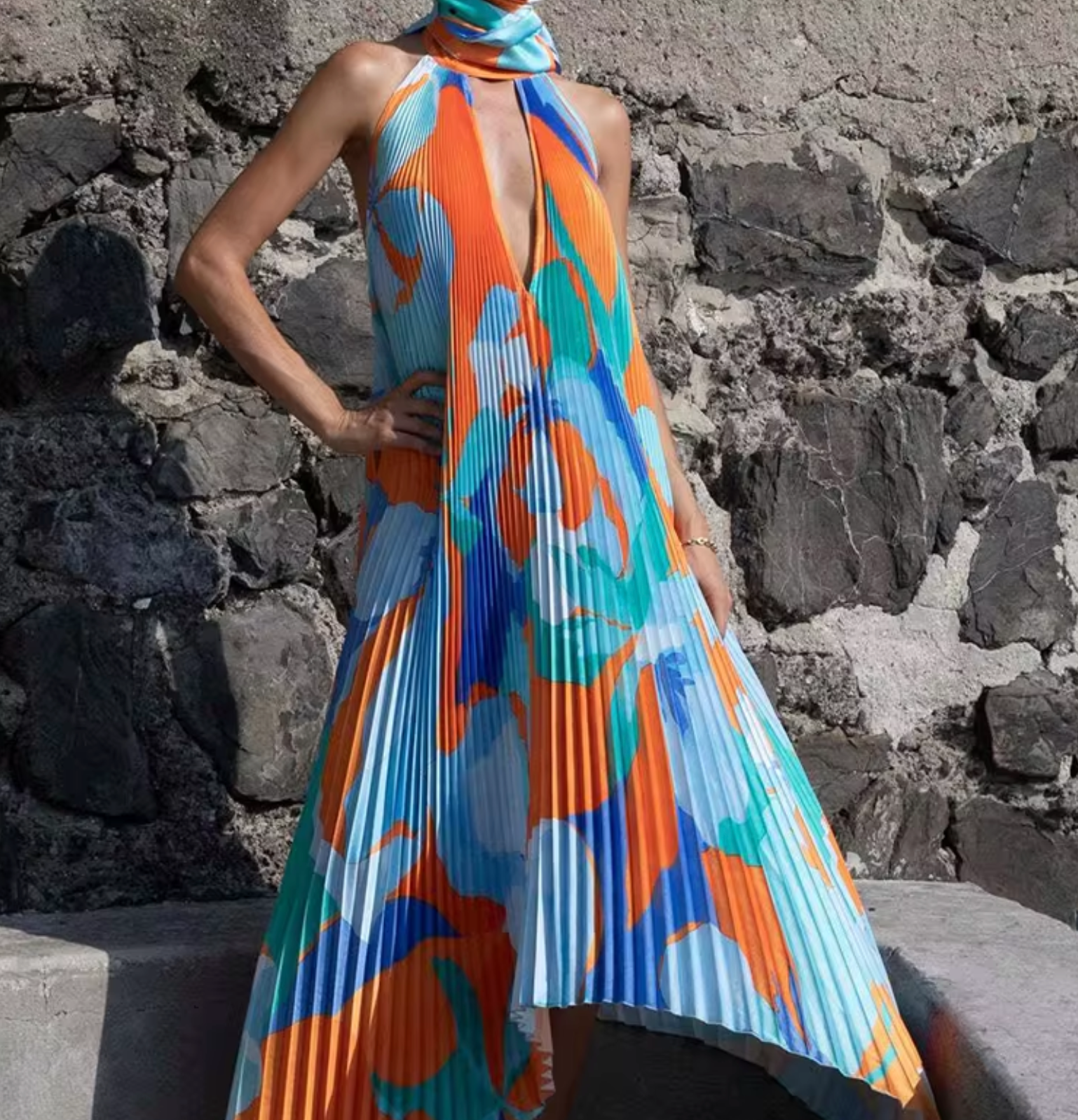Beautifully Crafted Dress in a Classic Style