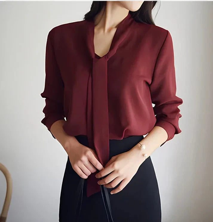 Well Tailored Blouse with a Graceful Silhouette