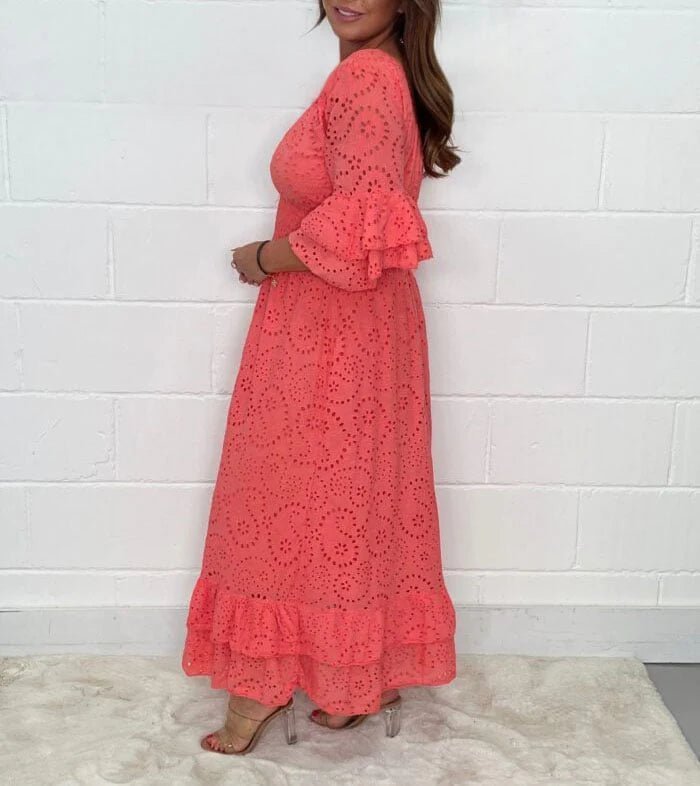 Classic Vintage Dress with a Flattering Fit