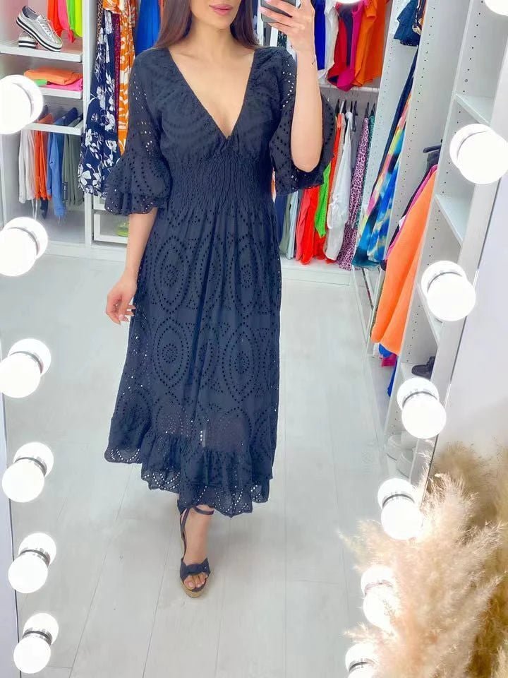 Classic Vintage Dress with a Flattering Fit