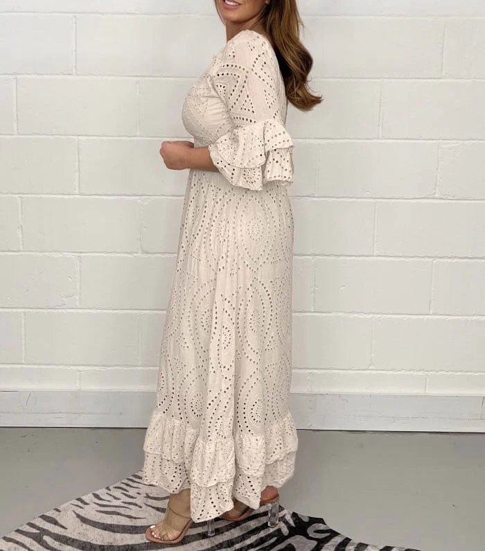 Classic Vintage Dress with a Flattering Fit