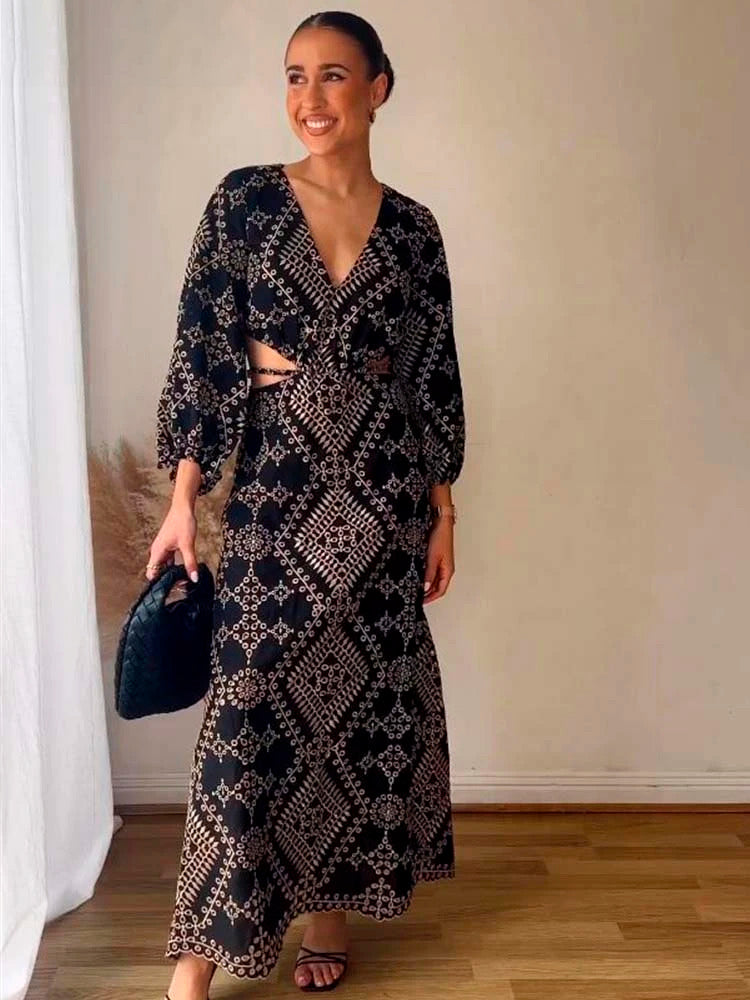 Sophisticated Dress with a Clean Classic Look