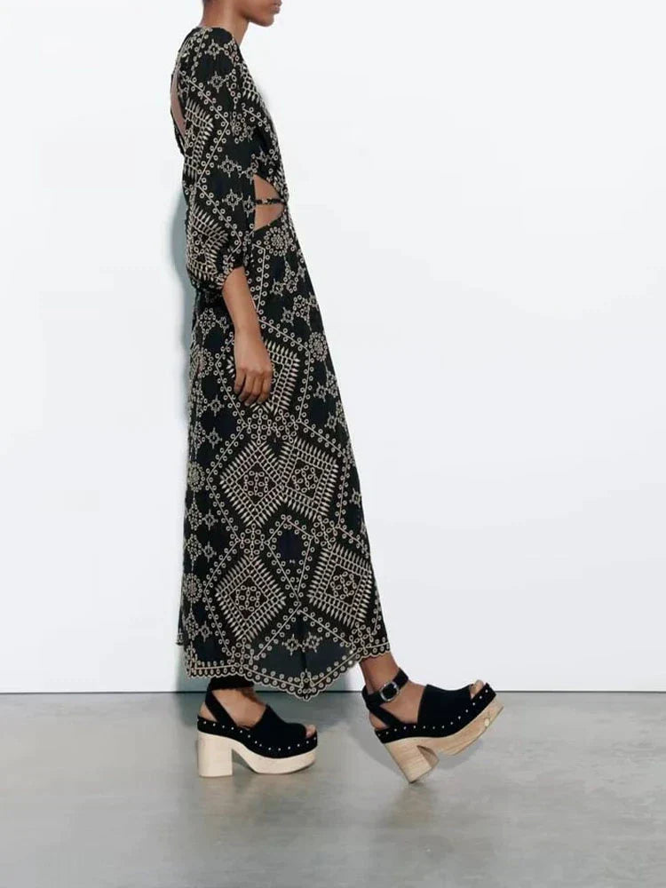 Sophisticated Dress with a Clean Classic Look