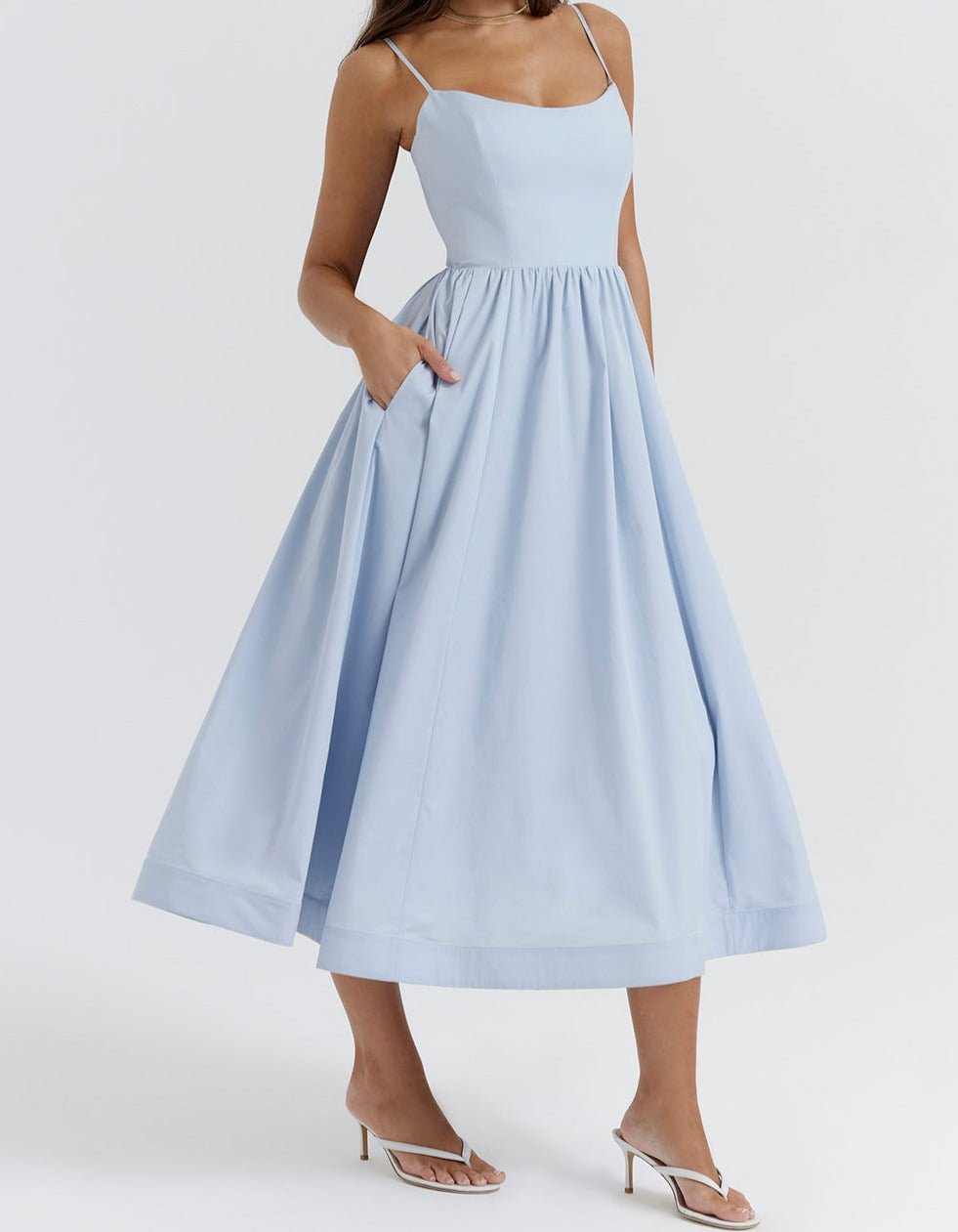 Effortlessly Elegant Dress with a Timeless Design