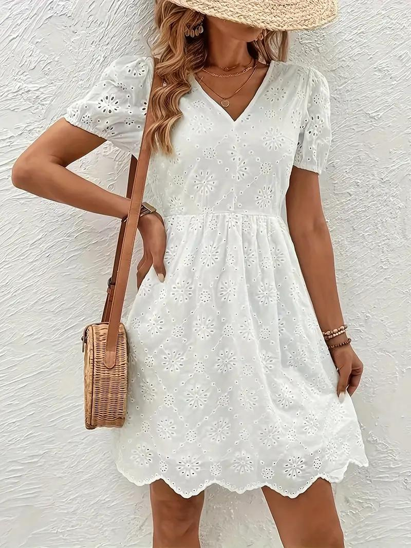 Beautifully Finished Dress in a Timeless Design