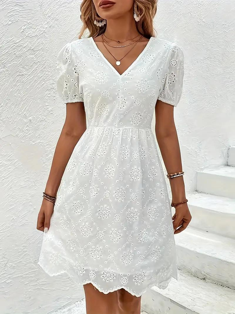 Beautifully Finished Dress in a Timeless Design
