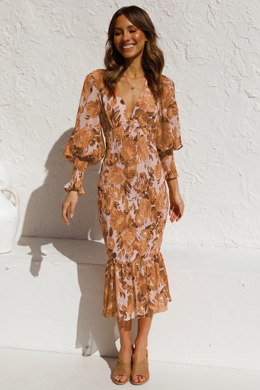 Effortlessly Elegant Dress with a Timeless Design