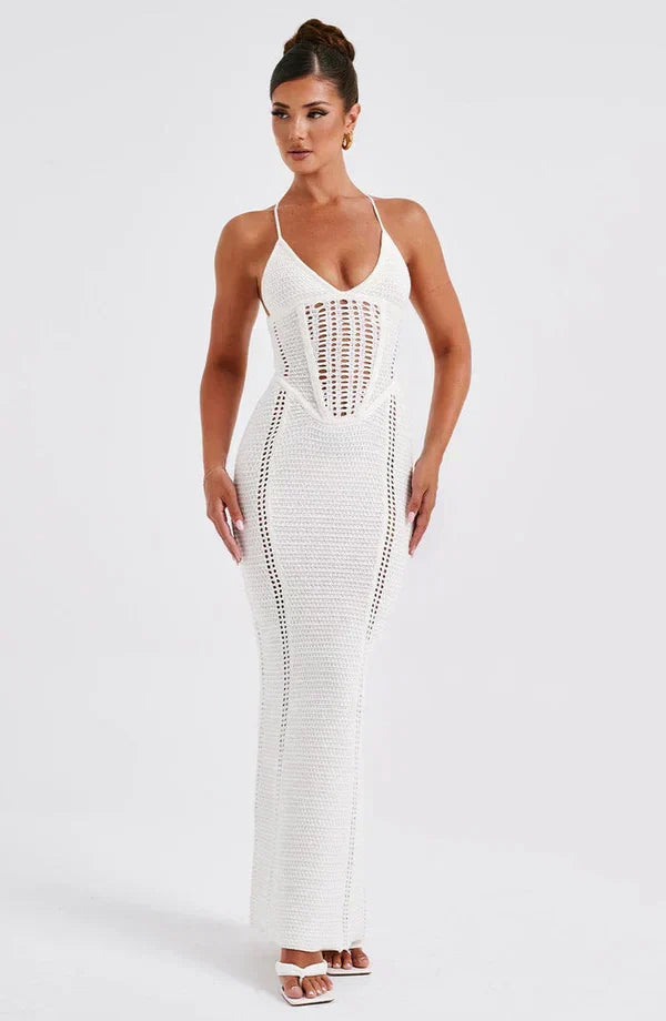 Beautifully Finished Dress in a Timeless Design