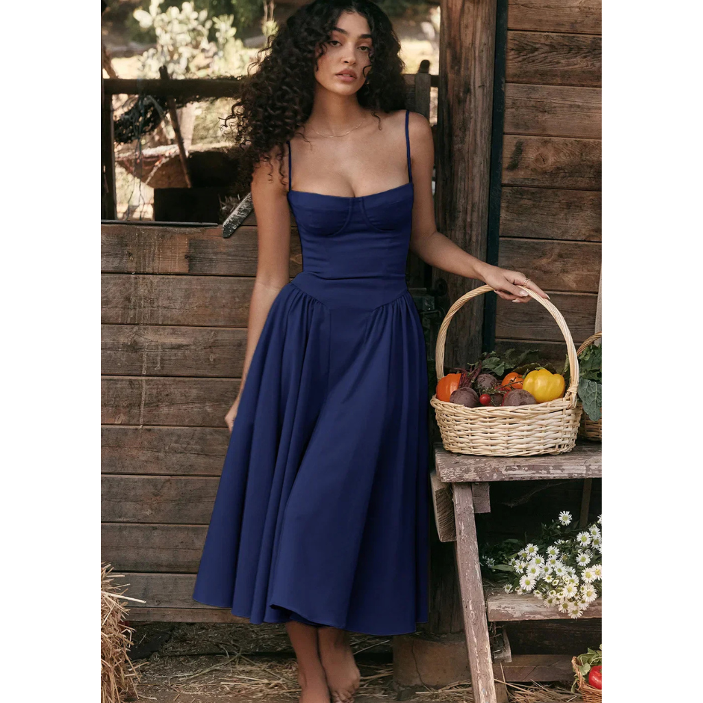 Gracefully Styled Dress for Any Occasion
