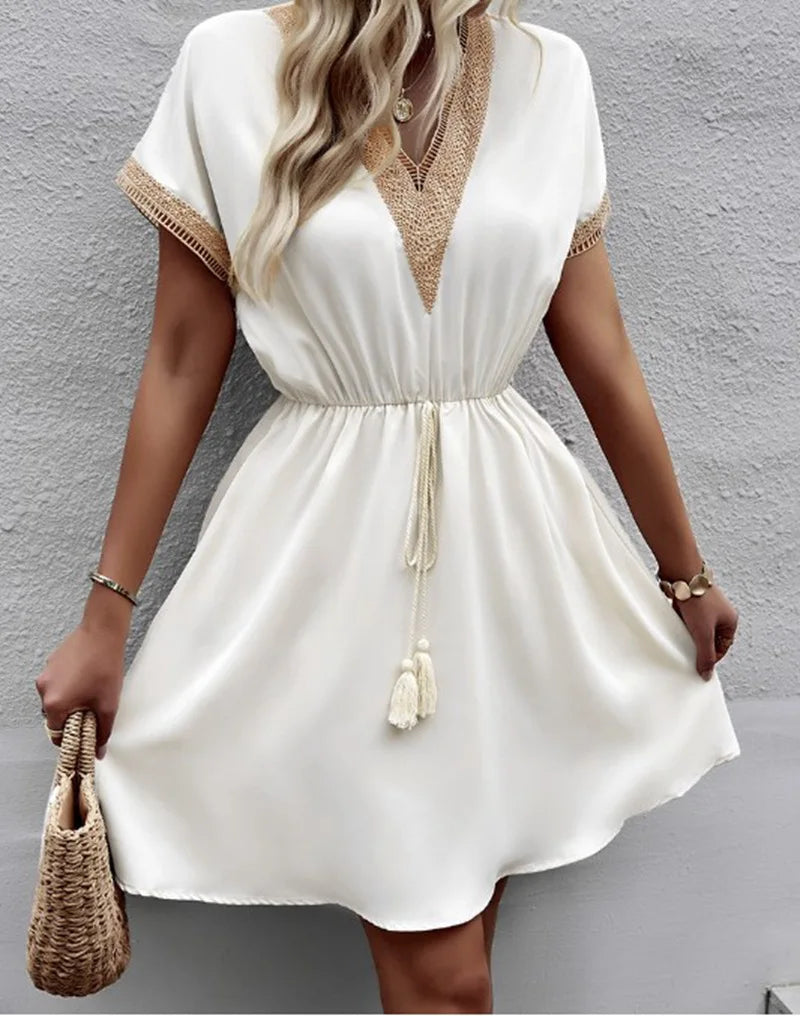 Effortlessly Elegant Dress with a Timeless Design