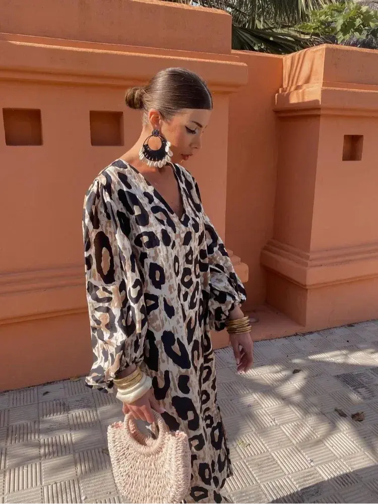 Gracefully Styled Dress for Any Occasion